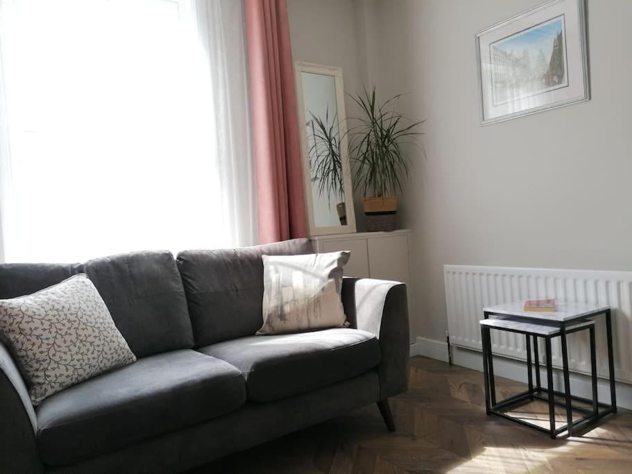 Stunning 3 Bedroom Townhouse In The Heart Of City Μπέλφαστ Εξωτερικό φωτογραφία
